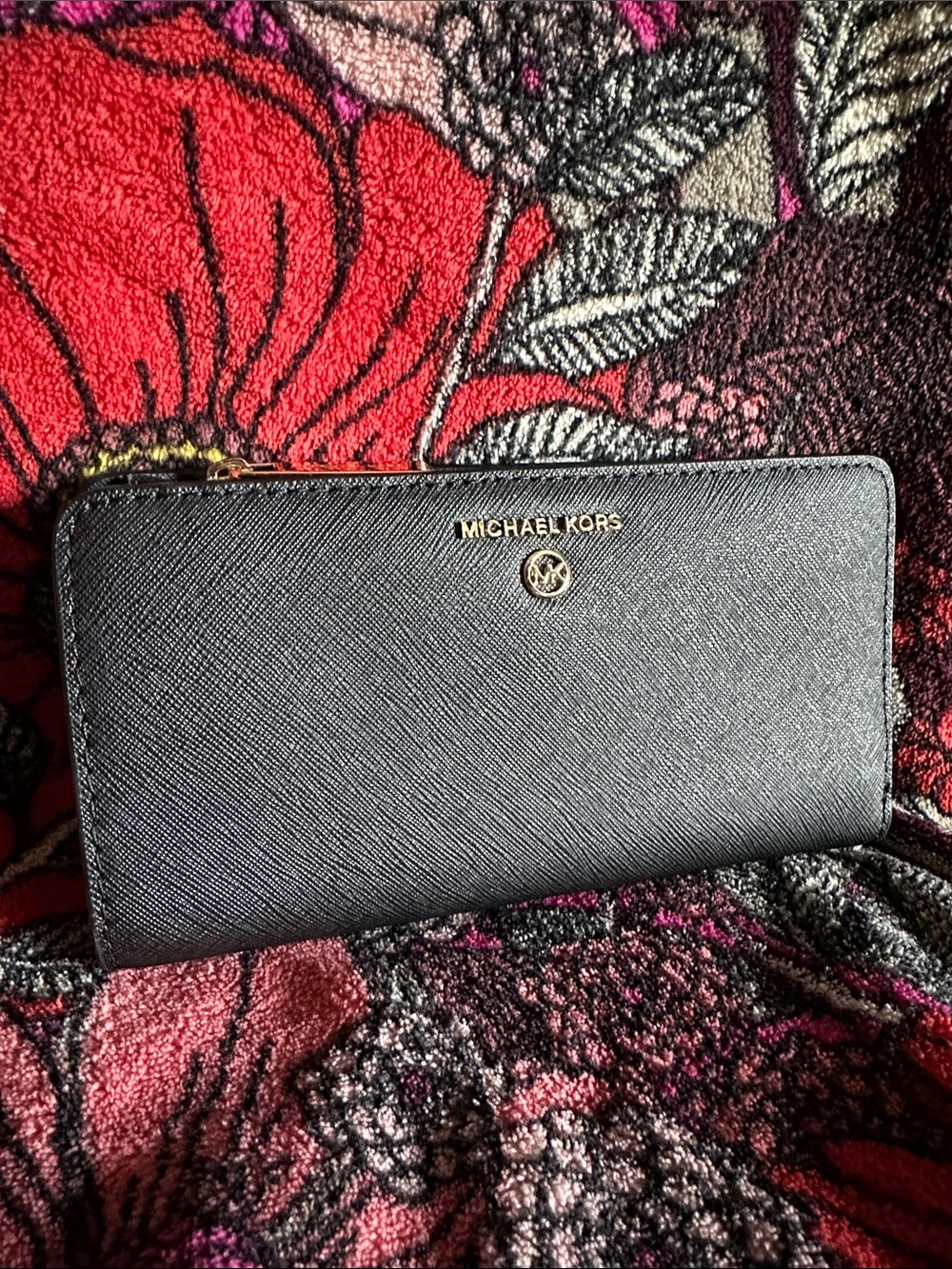 Michael Kors nwt jet set charm large continental black saffiano leather wallet